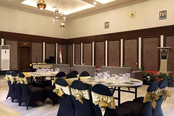 Helios Hotel & Convention Watampone Экстерьер фото