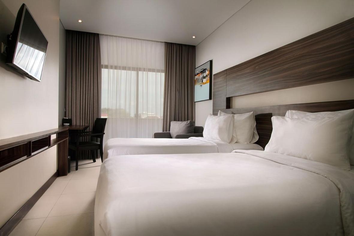 Helios Hotel & Convention Watampone Экстерьер фото